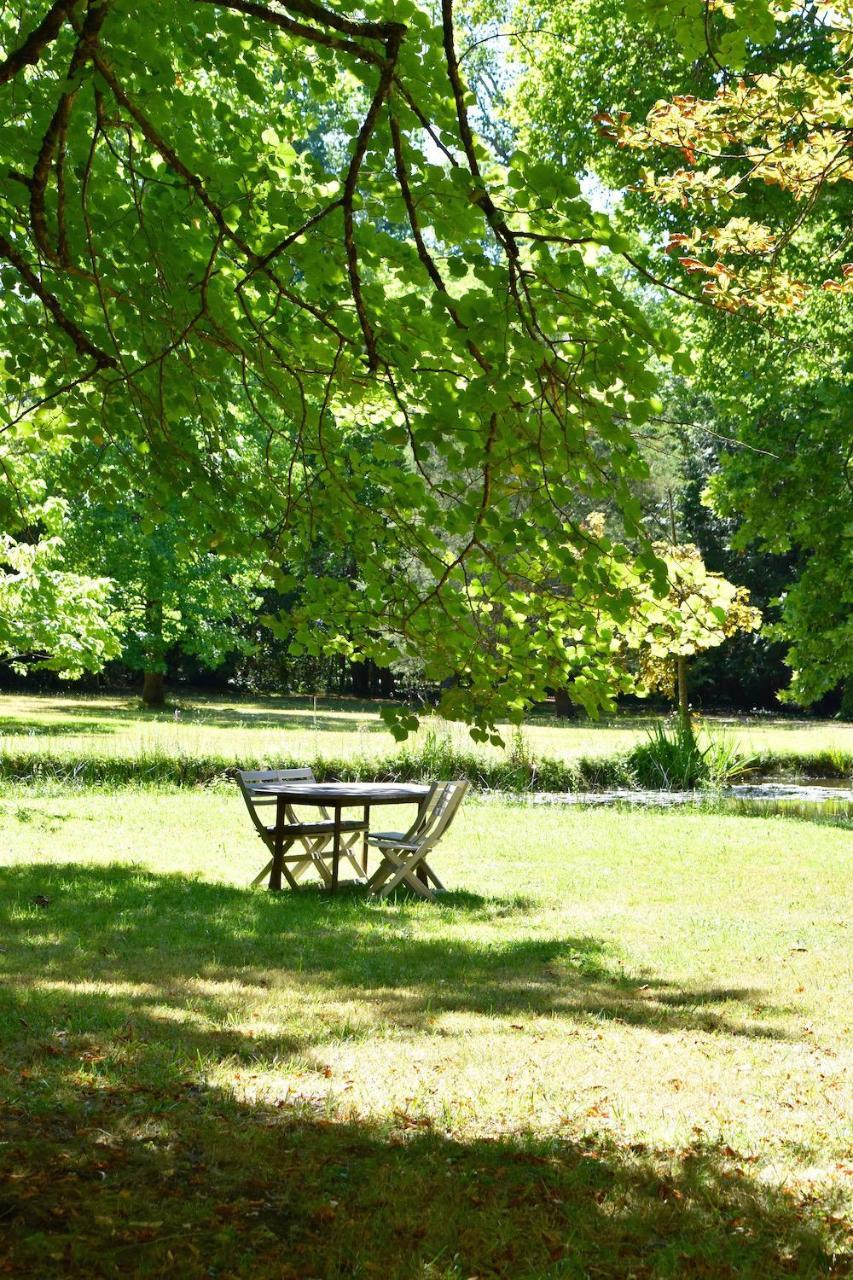 Bed and Breakfast Manoir De Plaisance Benon Exterior foto